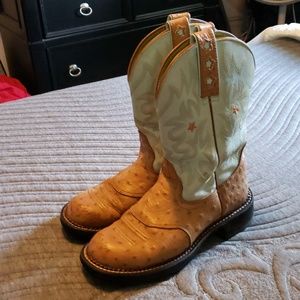 7 1/2 Ariat Boots